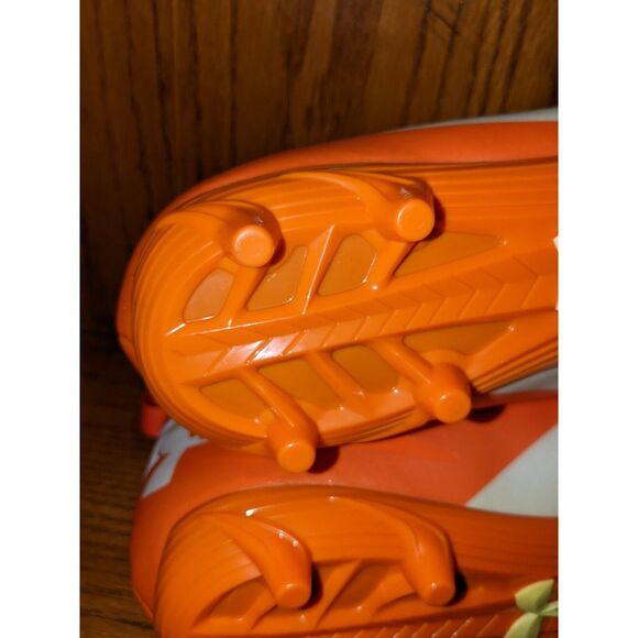 Under Armour Nitro Low Top Football Shoes‎ White/Orange Men\'s Size 15 NWOB